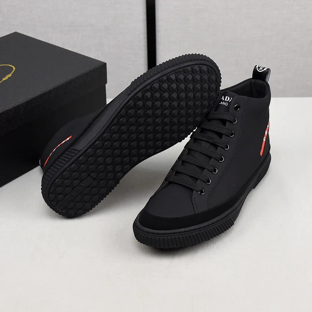 PRADA [Prada] high-top sports and casual shoes. Men's shoes 💰440💰. The upper is made of cowhide, sheepskin lining, rubber outsole, comfortable on the feet, men's size 38-44, choose according to your usual wearing size.
